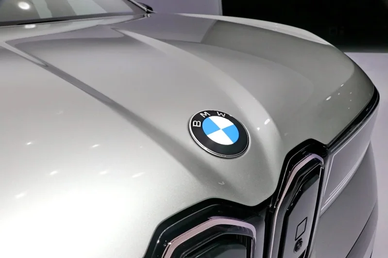 BMW iX3 即將於 10 月正式在台上市,總代理汎德日前搶先舉辦媒體預賞。 記者陳威任/攝影