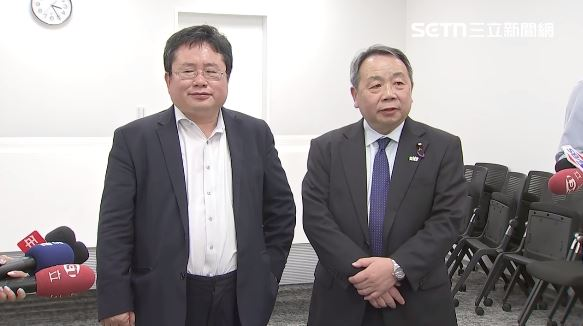▲矢板明夫和极端反华的日本参议员石平。（图源：台媒）