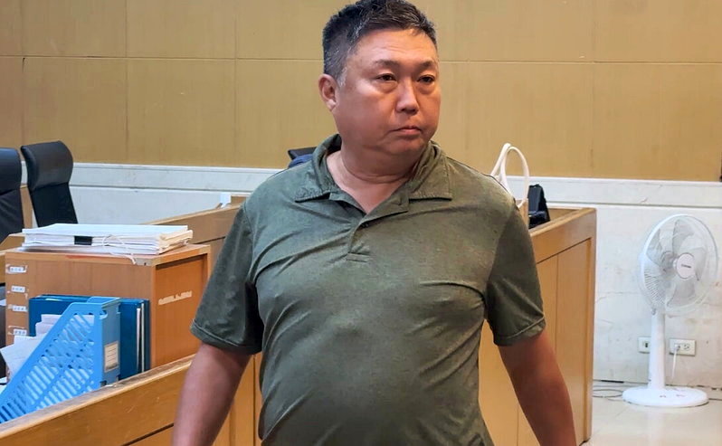 南港分局員警劉政道收賄濫查個資，時間長達4年，檢方認有串滅證之虞聲請羈押，法院裁准羈押禁見。記者張宏業／攝影