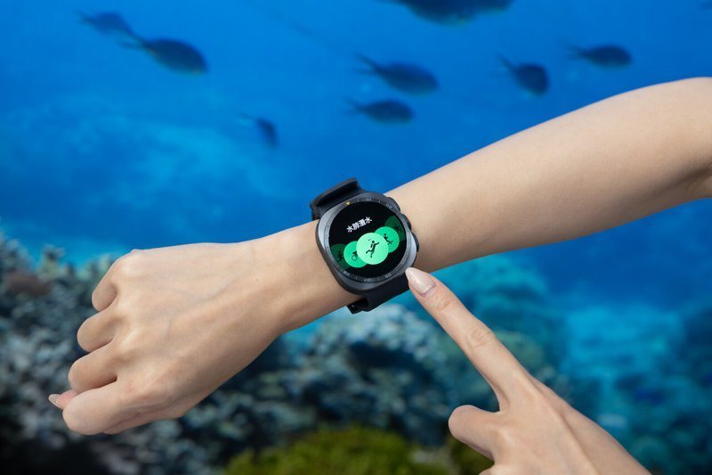 Samsung Galaxy Watch Ultra2以頂尖硬體與專業運動追蹤功能，助力挑戰極限潛能。圖／三星提供
