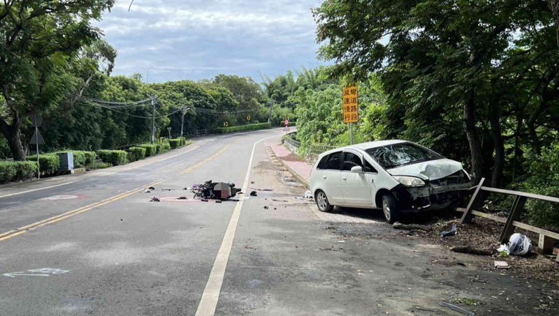 彰化市139線上午一名76歲婦人駕車行經該路段時，車輛疑似失控偏移車道，跨越雙黃線後與對向機車發生碰撞，造成50歲男騎士重傷送醫，所幸兩人皆無生命危險。圖／讀者提供
