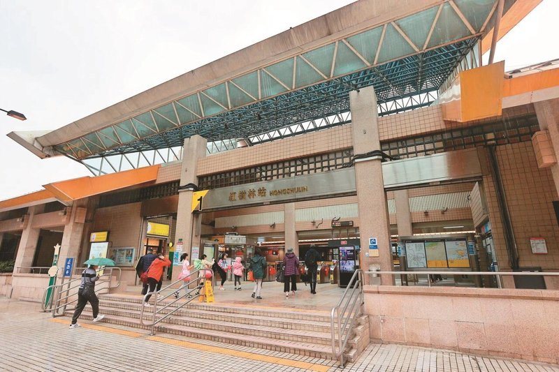 有民眾在紅樹林捷運站後方淡水河沙洲樹叢內發現1具浮屍。聯合報系資料照