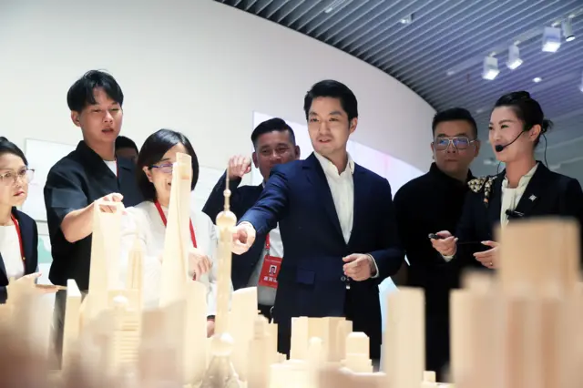 2023年8月30日，台北市长蒋万安参观上海城市规划展示馆。