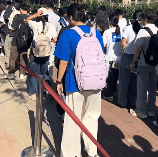 广东雷州通报“特殊教育学校教师招聘存在违规行为”:已启动问责程序 副校长被停职