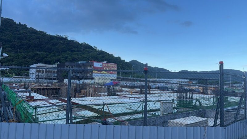 宜蘭蘇澳煙波二期工地驚傳工安意外,逃逸移工見到警察心虛,躲進蓄水池造成溺斃,數小時之後才被發現屍體。圖/民眾提供