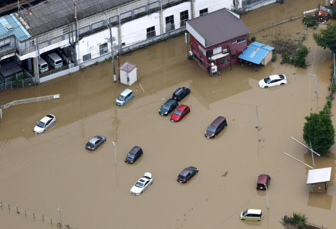 日本千叶县破纪录暴雨酿洪灾，40万人受灾8人死亡