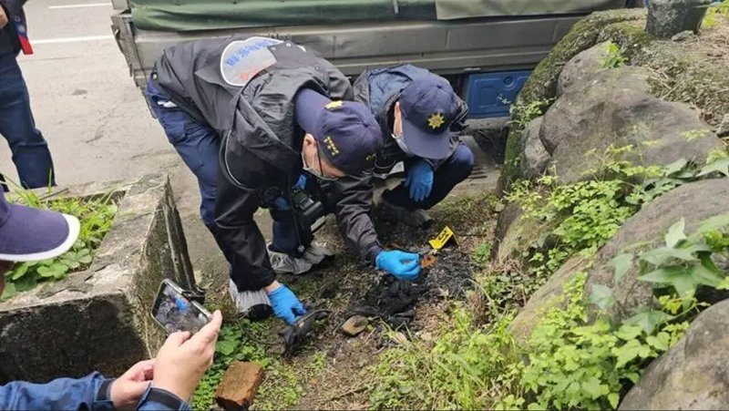 基隆冰櫃焚屍案，追討債務凌虐致死再用乙炔燒屍塞入冰櫃棄置小貨車。圖／本報記者翻攝