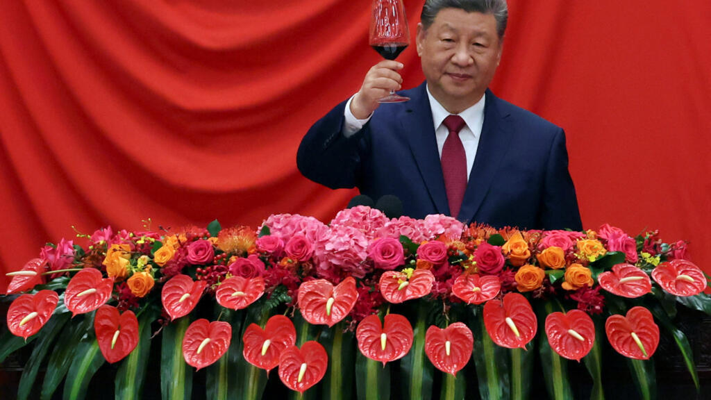 Chinese President Xi Jinping gives a toast at the National Day reception on the eve of the 77th founding anniversary of the People's Republic of China, at the Great Hall of the People in Beijing, China September 30, 2026.