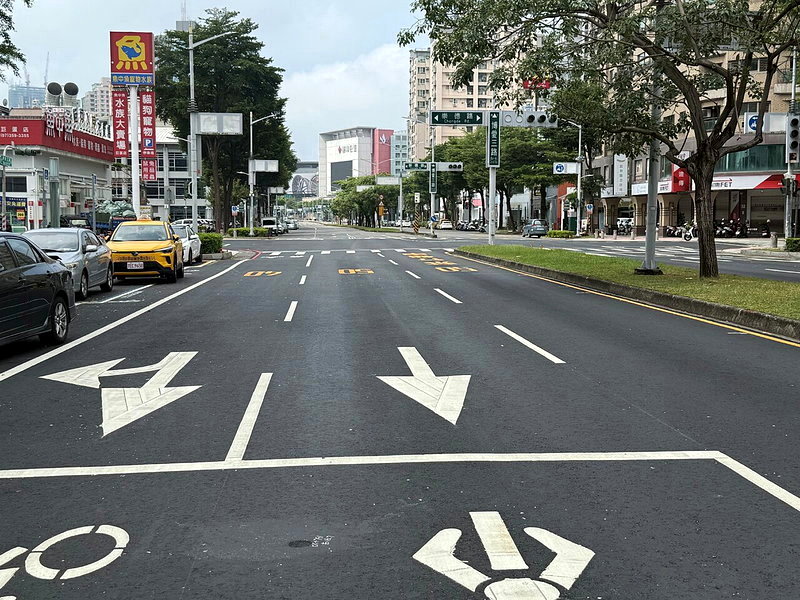 高雄市今天上午10時舉行2026城鎮韌性防空演習，警報響起，瞬間萬人空巷。記者石秀華／攝影