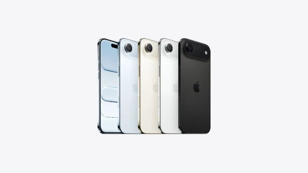 iPhone Air，展示全部四款颜色：天蓝色、浅金色、云白色、深空黑色。