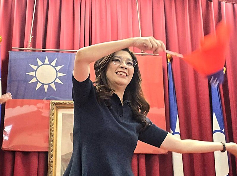 國民黨主席鄭麗文今天下午到基隆市黨部參加座談，被問到是否提出「重啟核電」公投案？鄭只回應說「謝謝」。記者游明煌／攝影
