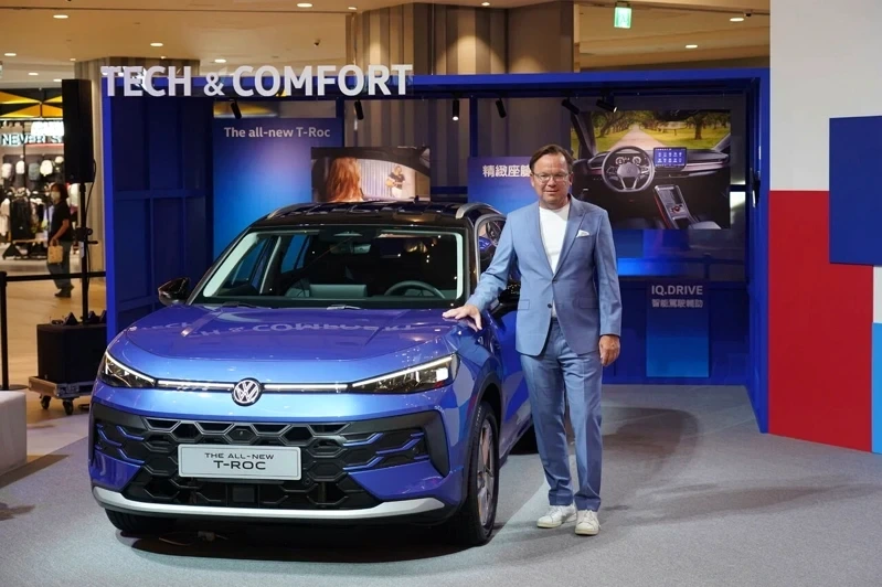 台灣福斯汽車總裁 Steffen Knapp 與 Volkswagen The all-new T-Roc 。 記者趙駿宏/攝影