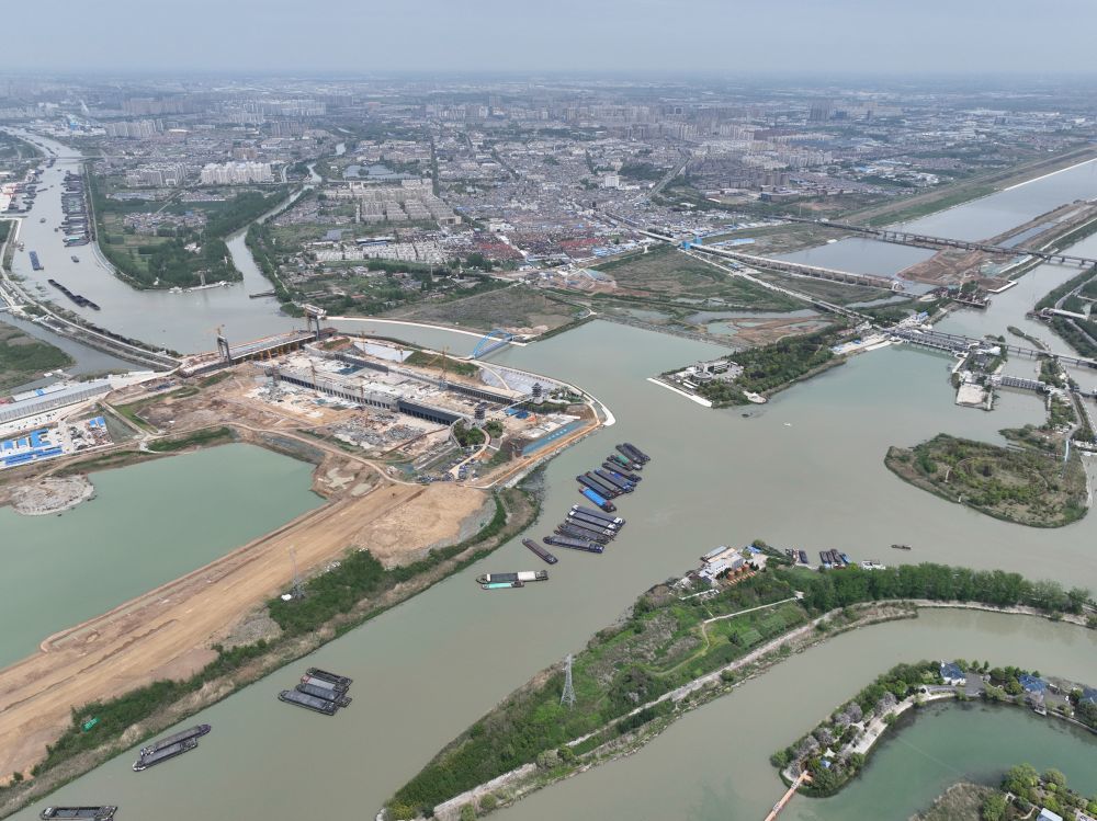 在江苏省淮安市拍摄的淮河入海水道二期淮安枢纽工程建设现场(2026年4月23日摄,无人机照片)。新华社发(嵇子鉴 摄)