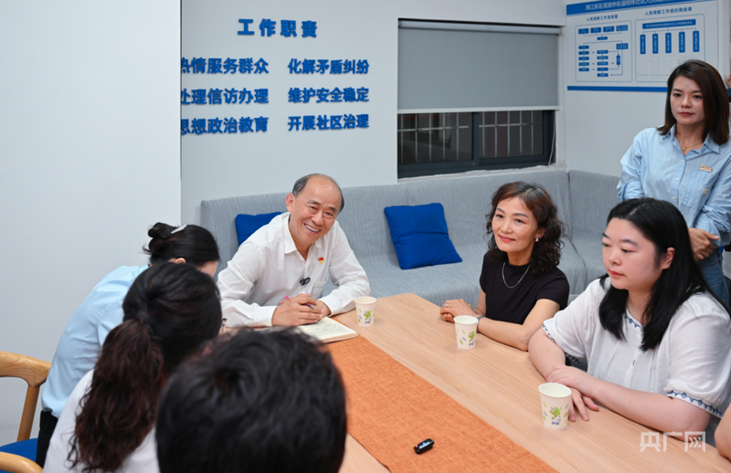 老马分享带“小马”的经验（央广网发 林豪 摄）