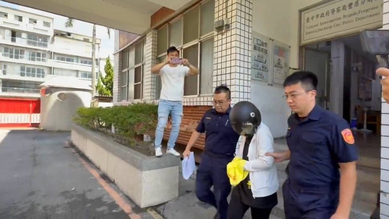 台中市劉姓女子涉嫌毒駕,昨天在豐原區中山路釀1死5傷車禍,今遭移送台中地檢署偵辦。記者游振昇/翻攝