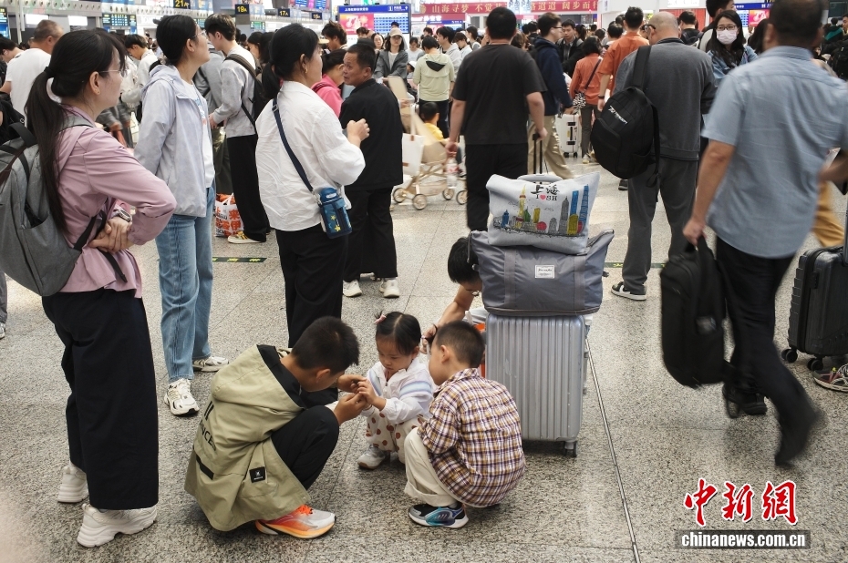 中国交通运输部：2026年国庆假期 全社会跨区域人员流动量21.42亿人次