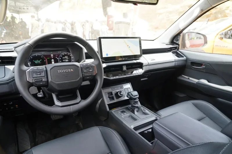 Hilux 車室導入 12.3 吋數位儀表與 12.3 吋中央觸控螢幕。 記者趙駿宏／攝影