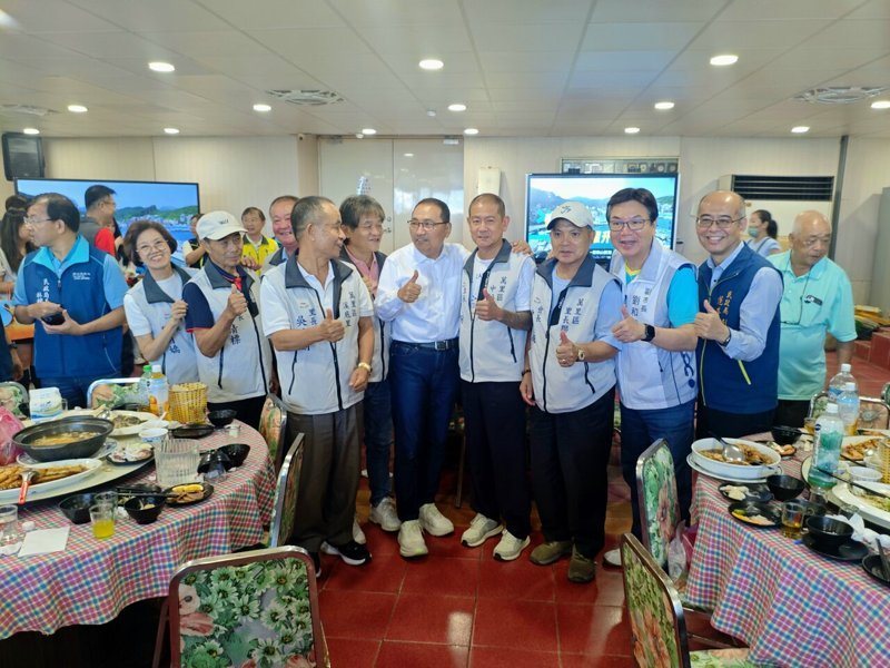 新北市長侯友宜今天率市府團隊前往萬里、金山區辦理市長行動治理基層建設督導。圖/萬里區公所提供