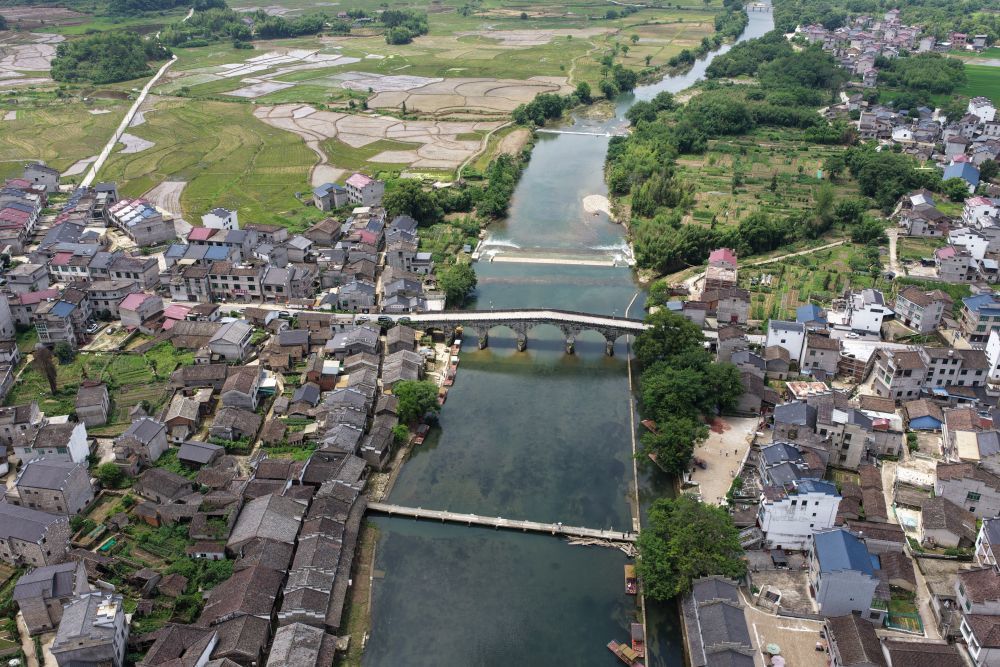 2026年5月28日拍摄的景德镇市浮梁县瑶里镇东埠村,这里曾经是启运高岭土的码头和集散地(无人机照片)。新华社记者 周密 摄