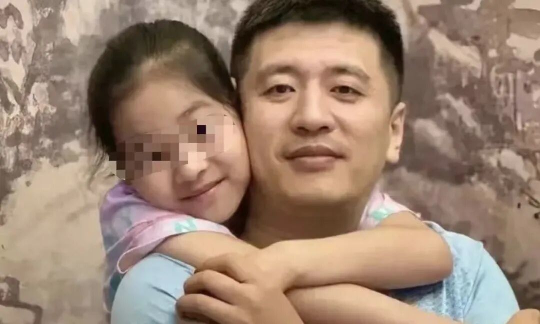 张雪峰与女儿张姩菡