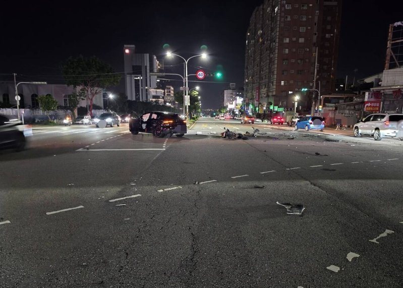 台中市沙鹿區今晚發生酒駕車禍，6人受傷送醫。 圖／警方提供